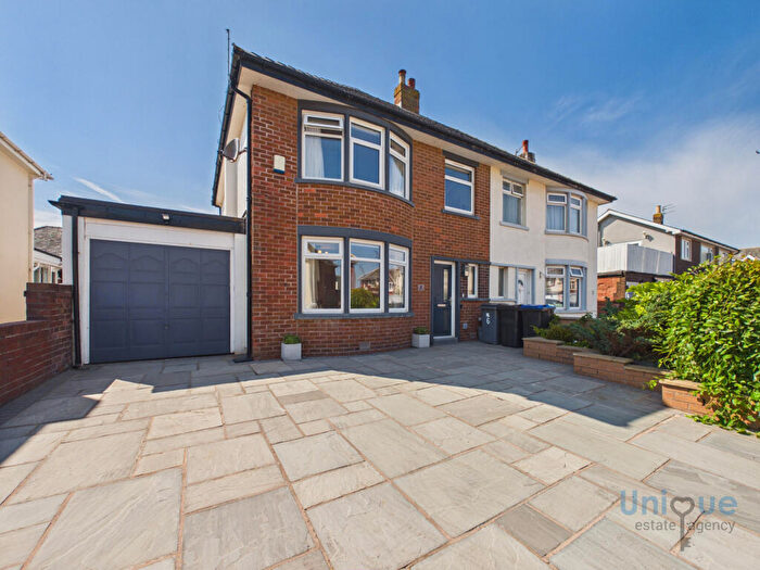 3 Bedroom Semi-Detached House For Sale In Sandridge Place, Blackpool, FY4