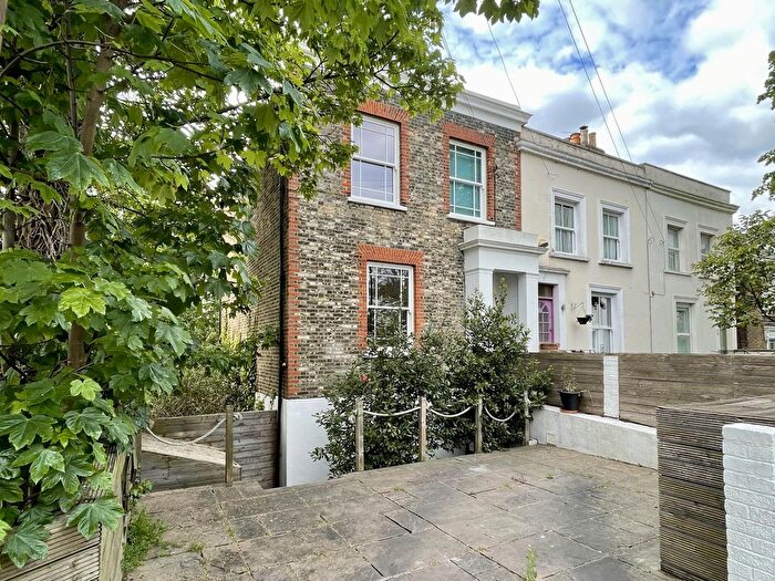 2 Bedroom Flat To Rent In Lansdowne Lane, London, SE7