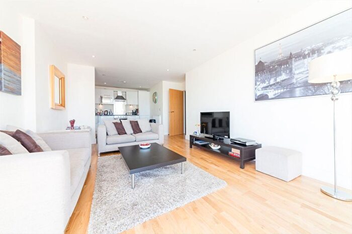 3 Bedroom Flat For Sale In Paxton Point, Greenwich, London, SE10