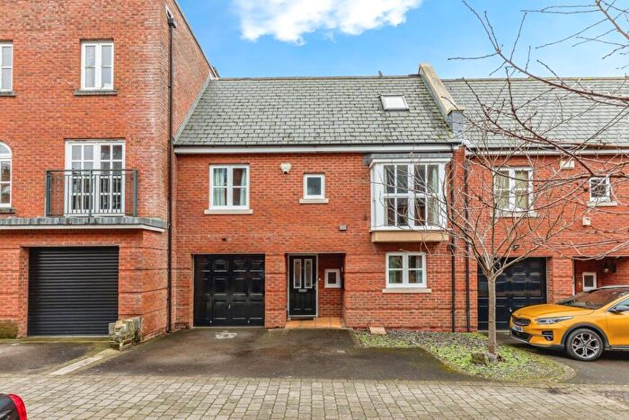 3 Bedroom Terraced House For Sale In Royal Victoria Park, Bristol, BS10