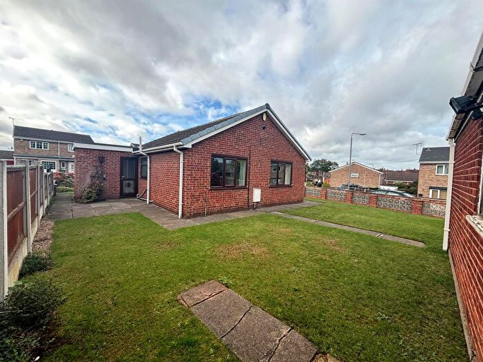 2 Bedroom Detached Bungalow For Sale In Mayfair Close, Harworth, Doncaster, DN11
