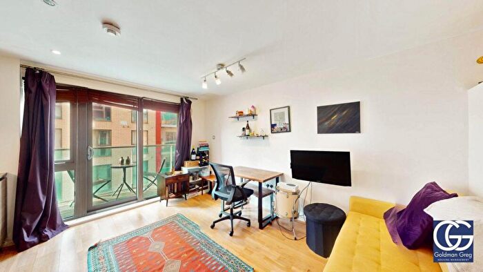 Apartment For Sale In Cable Street, London, E1