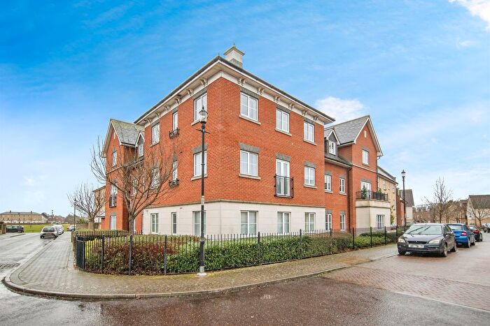 2 Bedroom Flat For Sale In Demoiselle Crescent, Ipswich, IP3