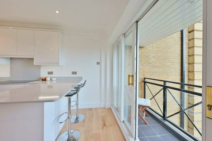 3 Bedroom Flat To Rent In Wyatt Drive, Barnes, London, SW13