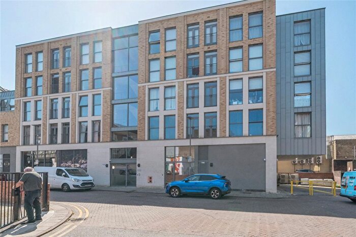 2 Bedroom Flat For Sale In Bodman House, Bishops Hall, Kingston Upon Thames, KT1