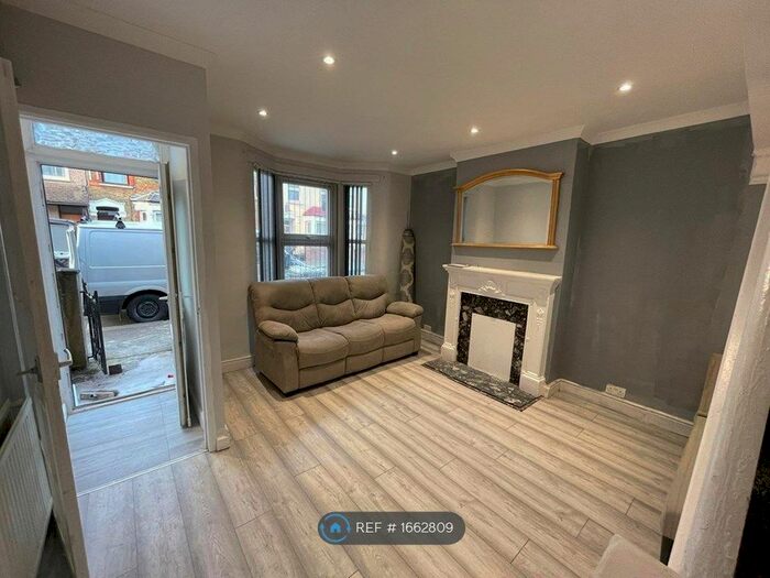 2 Bedroom Terraced House To Rent In Brock Road, London, E13