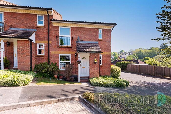 1 Bedroom Flat For Sale In Lower Furney Close, High Wycombe, Buckinghamshire, HP13