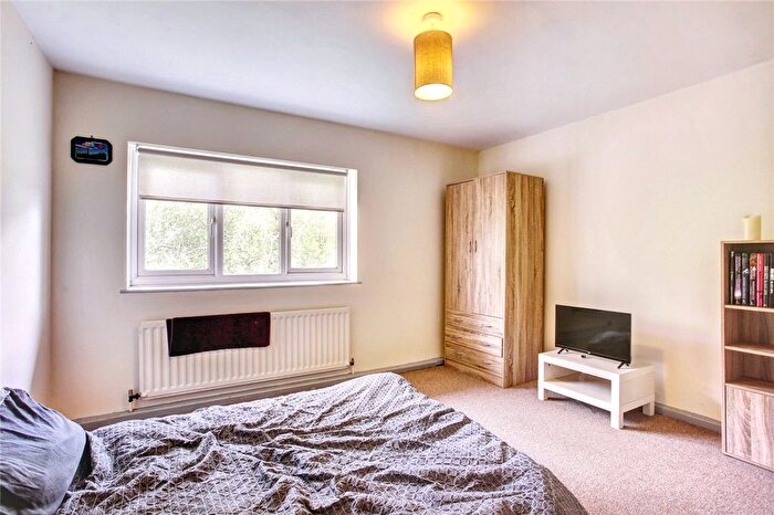 2 Bedroom Flat For Sale In Hallow Drive, Newcastle Upon Tyne, Tyne And Wear, NE15