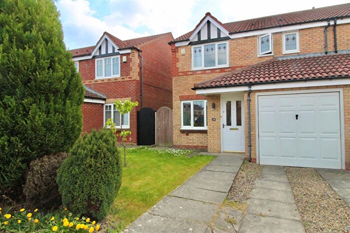 3 Bedroom Semi-Detached House To Rent In Aidan Close, Holystone, Newcastle Upon Tyne, NE27
