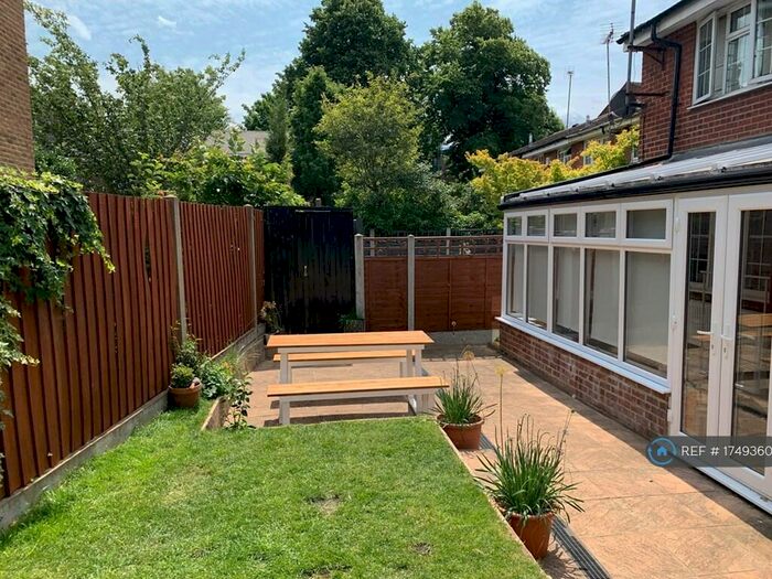 3 Bedroom Terraced House To Rent In Park Close, London, E9