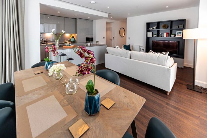 3 Bedroom Flat To Rent In Harbour Way, London, E14