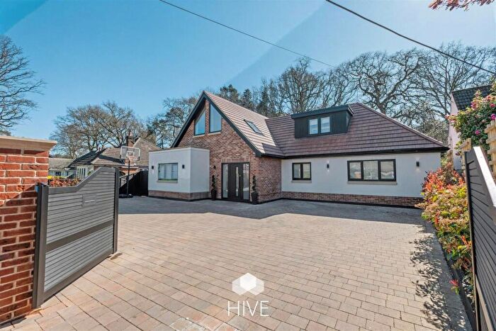 5 Bedroom Detached House For Sale In Monkton Close, Ferndown, BH22