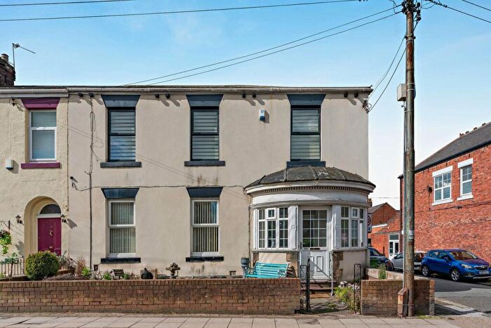 3 Bedroom Flat For Sale In Railway Terrace, Sunderland, SR4