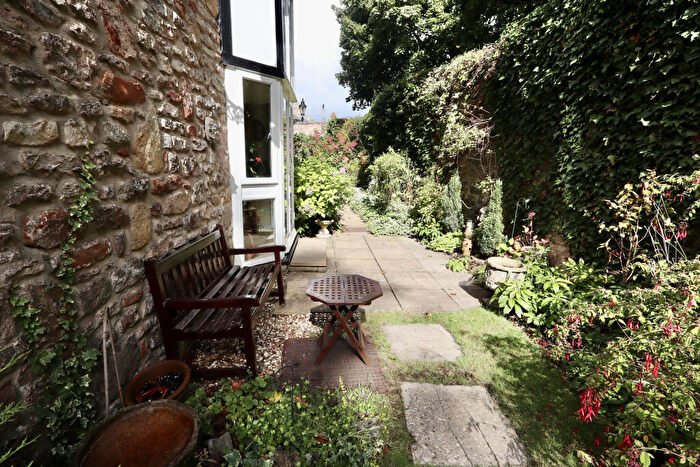 2 Bedroom Retirement Property For Sale In Carlton Court, Wells, BA5