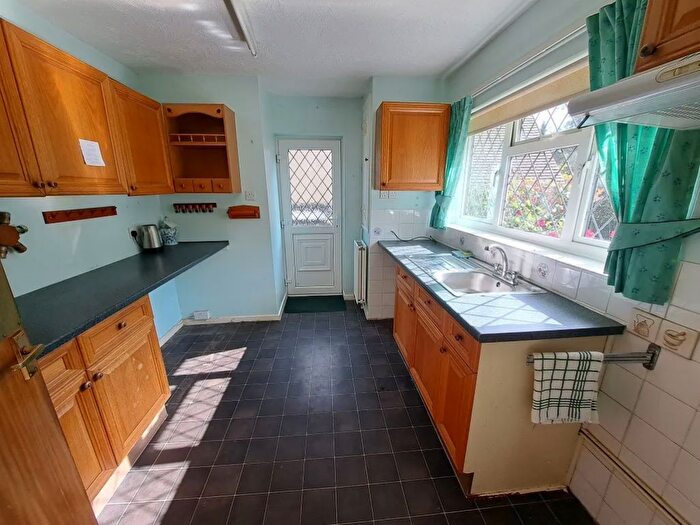 2 Bedroom Detached Bungalow For Sale In Buckhurst Close, Eastbourne, East Sussex, BN20