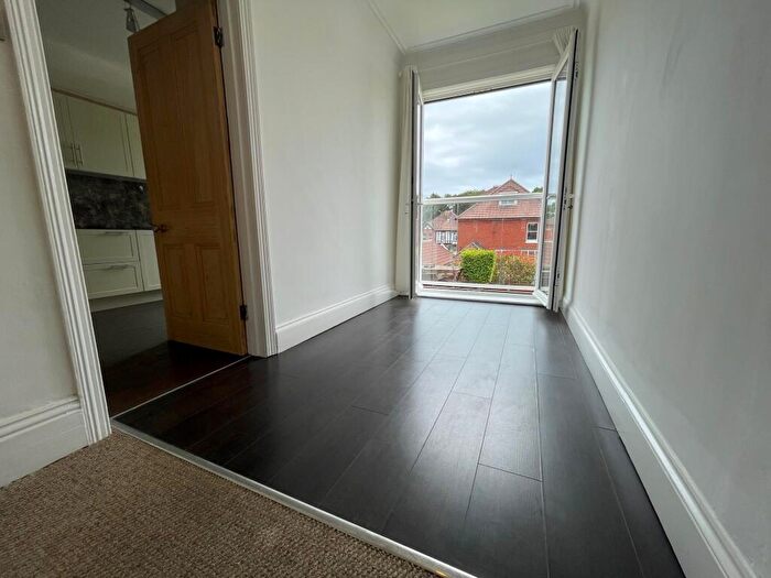 3 Bedroom Flat To Rent In Pembroke Road, Bournemouth, BH4