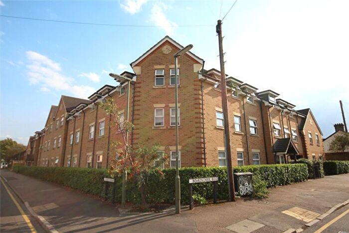 1 Bedroom Flat To Rent In Woking, Surrey, GU21