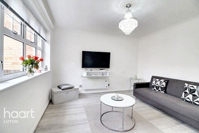 1 Bedroom Apartment For Sale In Earls Meade, Luton, LU2