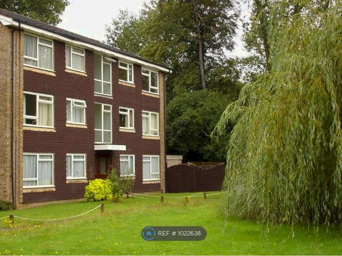 2 Bedroom Flat To Rent In Haversham House, Horley, RH6