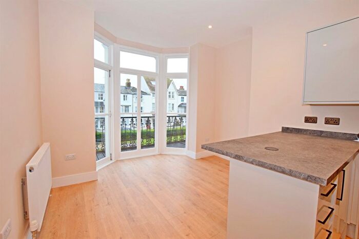 1 Bedroom Flat To Rent In Flat /Salisbury House, The Steyne, Bognor Regis, West Sussex, PO21