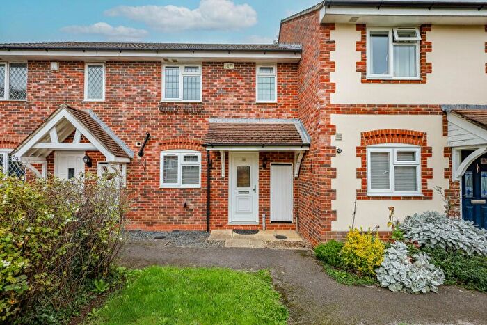 3 Bedroom Terraced House For Sale In Upper Mount, Liss, Hampshire, GU33