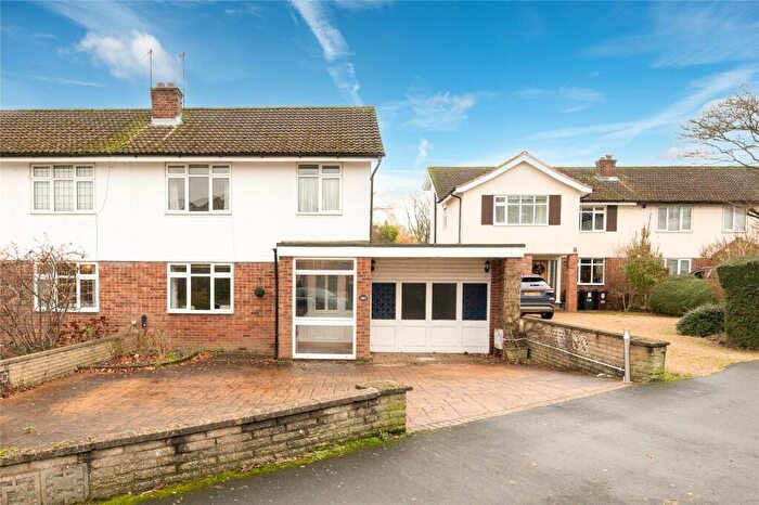 3 Bedroom Semi Detached House For Sale In The Ridgeway, St. Albans, Hertfordshire, AL4