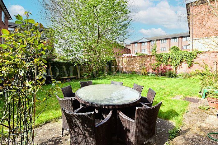 1 Bedroom Maisonette For Sale In Highview Close, Potters Bar, EN6