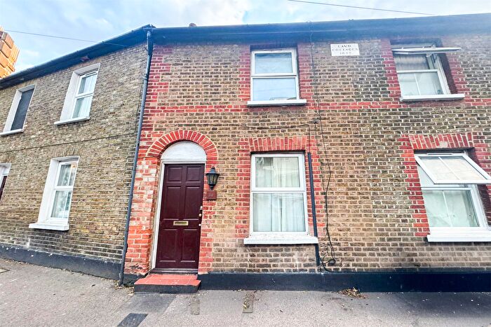 2 Bedroom Terraced House To Rent In Church Road, CR0