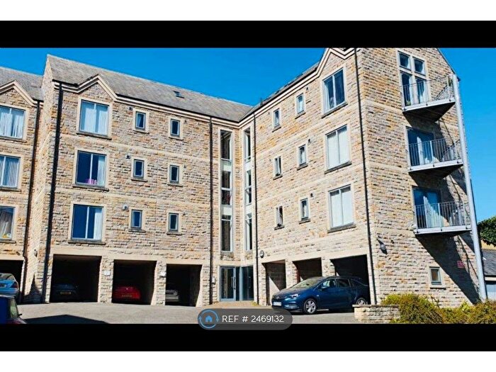 2 Bedroom Flat To Rent In King Cross Street, Halifax, HX1