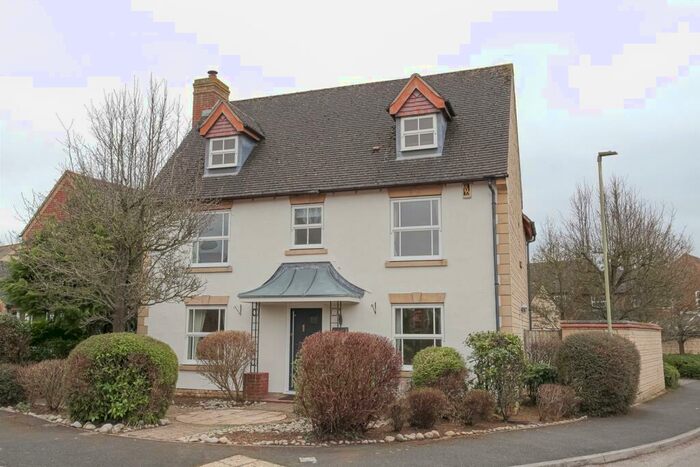 4 Bedroom Detached House To Rent In Reedmace Road, Bicester, OX26