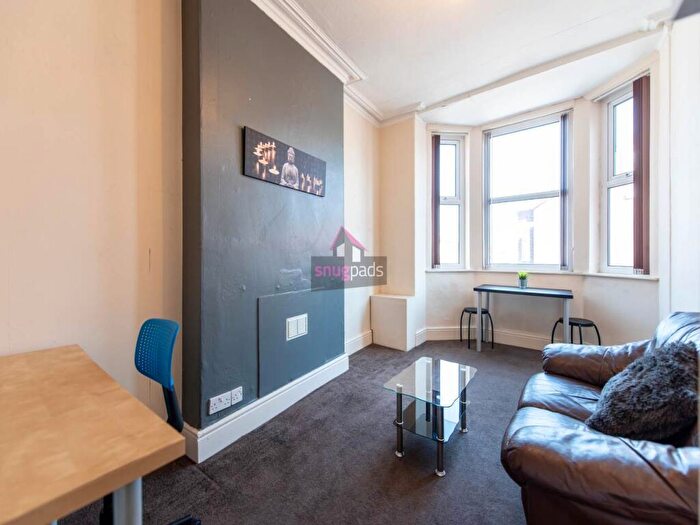 1 Bedroom Flat To Rent In Barrfield Road, Salford, Manchester, M6