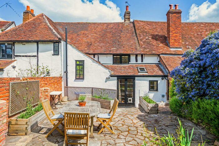 2 Bedroom Cottage To Rent In London Street, Chertsey, KT15