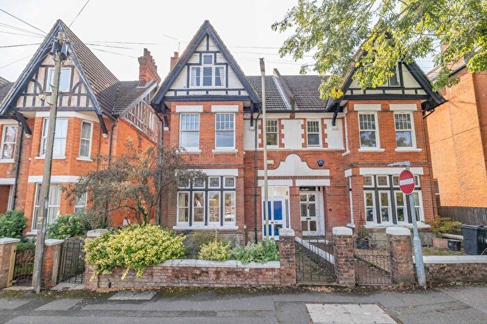 6 Bedroom Semi Detached House For Sale In Albert Road, Ashford, Kent, TN24