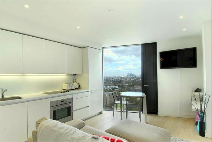 Studio To Rent In Walworth Road, Elephant And Castle, London, SE1