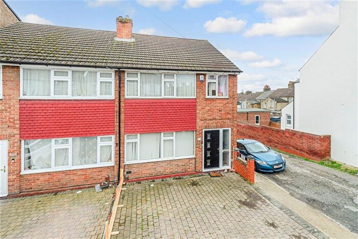 4 Bedroom Semi Detached House For Sale In Dover Road East, Northfleet, Kent, DA11