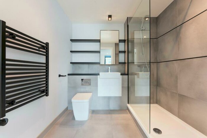 1 Bedroom Apartment To Rent In River Apartments, Three Waters, London, E3