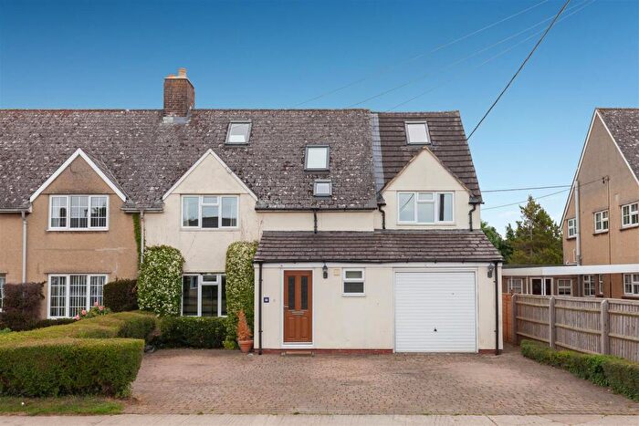 5 Bedroom House For Sale In Roosevelt Road, Long Hanborough, OX29