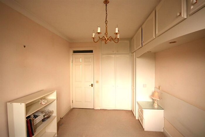 1 Bedroom Flat For Sale In Hamilton Square, Sandringham Gardens North Finchley, N12
