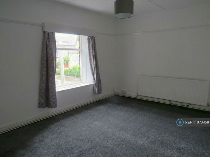 1 Bedroom Flat To Rent In Abercrombie Street, Chesterfield, S41