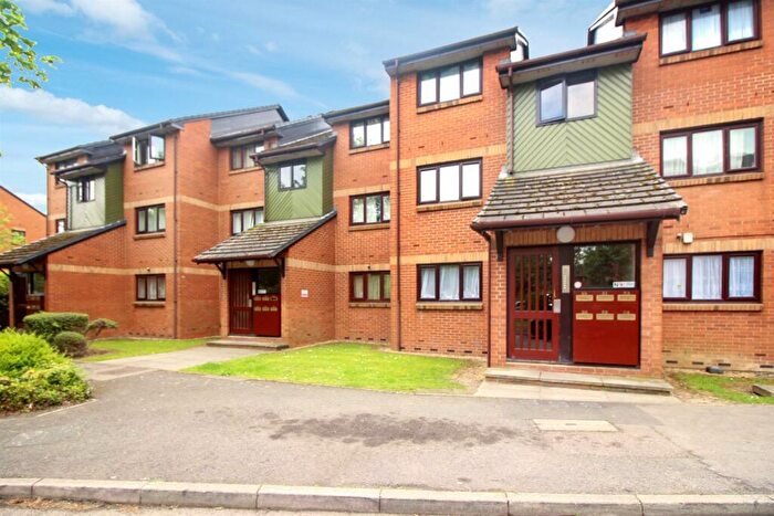 1 Bedroom Flat To Rent In Maltby Drive, Enfield, EN1