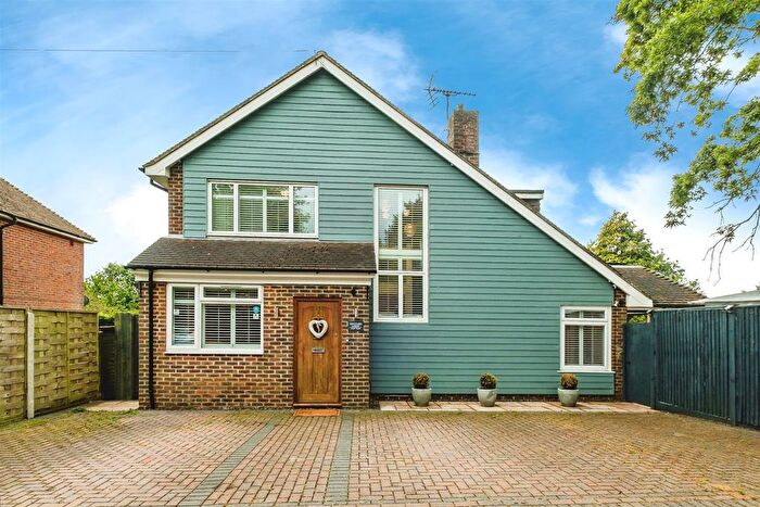 5 Bedroom Detached House For Sale In Broadview Gardens, Worthing, BN13