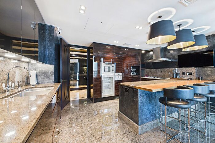 4 Bedroom Flat For Sale In The Knightsbridge Apartments, Knightsbridge London, SW7