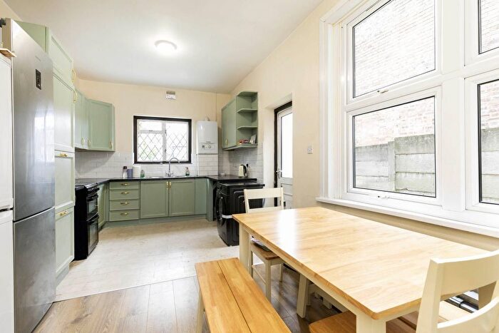 5 Bedroom Terraced House To Rent In Falkland Road, Harringay, N8