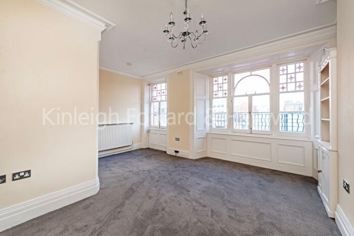 4 Bedroom Flat To Rent In Chapel Street, London, NW1