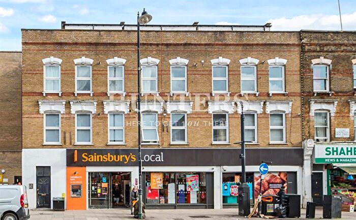 2 Bedroom Flat To Rent In Stoke Newington High Street, London, N16