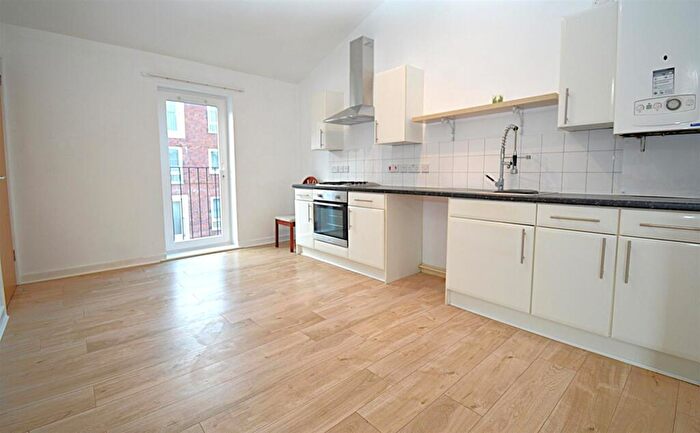 2 Bedroom Maisonette To Rent In Old Chester Road, Birkenhead, CH41