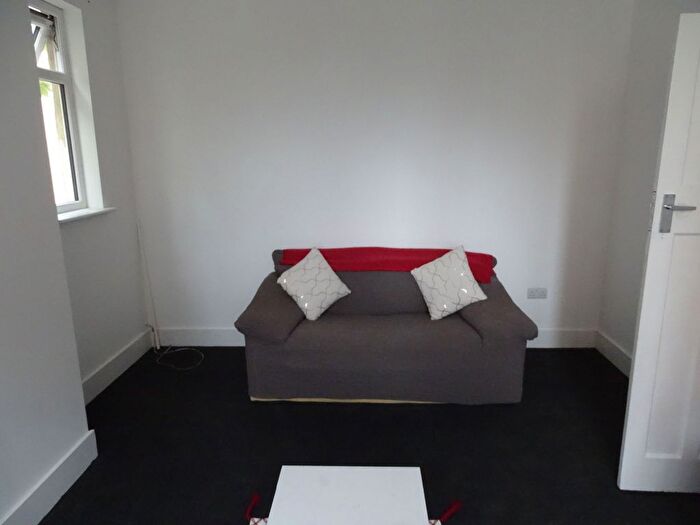 2 Bedroom Flat To Rent In Western Court, UB2