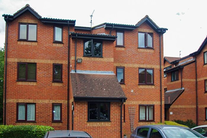 1 Bedroom Flat To Rent In Courtlands Close, Watford, WD24