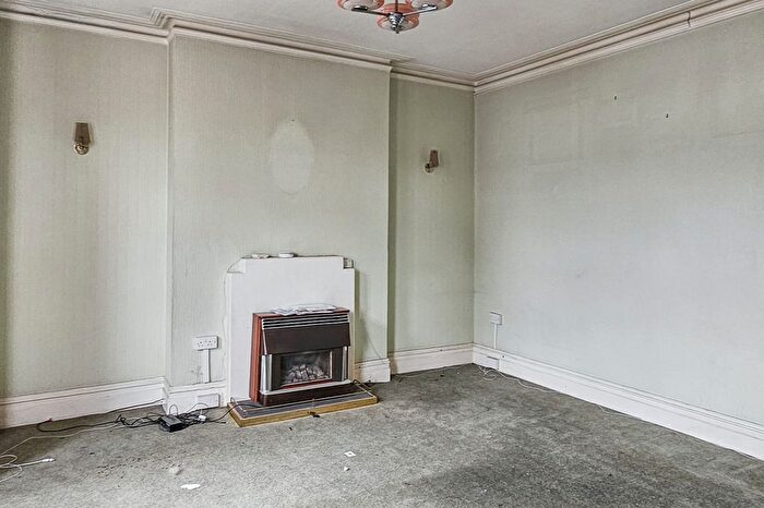 2 Bedroom Flat For Sale In Delaware Road, London, W9
