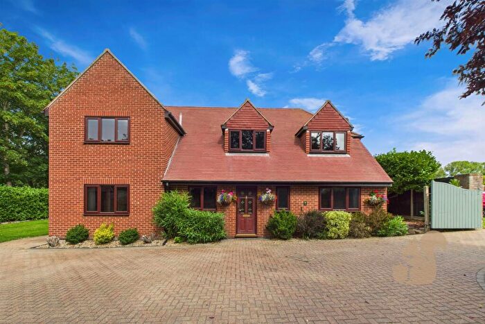 4 Bedroom House For Sale In Firs Chase, West Mersea, CO5